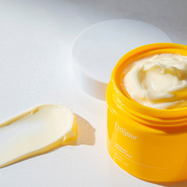 Питательный крем с юдзу и прополисом для сияния кожи Fraijour Yuzu Honey Enriched Cream