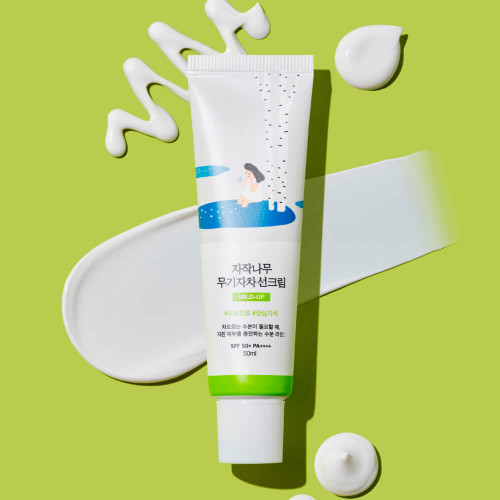 Санскрин с берёзовым соком Round Lab Birch Juice Moisturizing Mild-Up Sunscreen SPF50+ PA++++