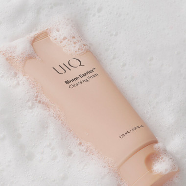 Слабокислотная пенка для умывания с пробиотиками UIQ Biome Barrier Cleansing Foam